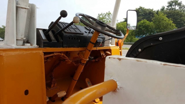 ขายรถตัก KOMATSU 510 สภาพสวยพร้อมใช้ ต่อแขนเรียบร้อย เครื่องดีไม่มีเยิ้ม ปั้มดี ยางเต็ม ราคาต่อรองได้