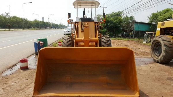 ขายรถตัก KOMATSU 510 สภาพสวยพร้อมใช้ ต่อแขนเรียบร้อย เครื่องดีไม่มีเยิ้ม ปั้มดี ยางเต็ม ราคาต่อรองได้