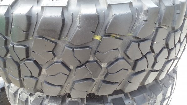 ขายยาง BF31x10.5ขอบ15ปี10ชุดละ6800