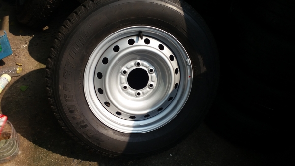 กะทะขอบ 17 6รูพร้อมยาง255/65/17บิสโตนปี14