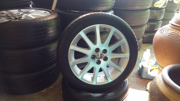 ล้อ toyota ขอบ17 5รู100พร้อมยางปี13สวยสวย