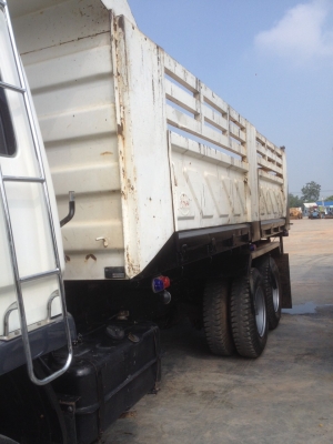 ขายด่วนสิบล้อดั้มสองเพลา 225แรง ปี50 M5 เครื่องเกียร์เดิม แอร์เย็น ยางดี ขายด่วนสิบล้อดั้มสองเพลา 225แรง ปี50 M5 เครื่องเกียร์เดิม แอร์เย็น ยางดี