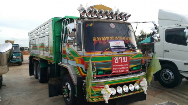 ขายด่วนสิบล้อดั้มสองเพลา 225แรง ปี50 M5 เครื่องเกียร์เดิม แอร์เย็น ยางดี ขายด่วนสิบล้อดั้มสองเพลา 225แรง ปี50 M5 เครื่องเกียร์เดิม แอร์เย็น ยางดี