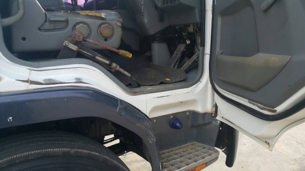 ขายด่วนสิบล้อดั้มสองเพลา 225แรง ปี50 M5 เครื่องเกียร์เดิม แอร์เย็น ยางดี ขายด่วนสิบล้อดั้มสองเพลา 225แรง ปี50 M5 เครื่องเกียร์เดิม แอร์เย็น ยางดี