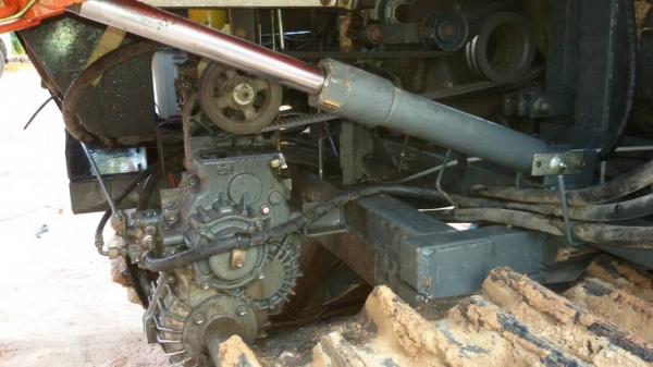 ขาย (300.000) รถเกี่ยวข้าวคูโบต้า DC-60.ปี53สภาพสวยใช้งานมาน้อย พร้อมเทรนเลอร์ลาก