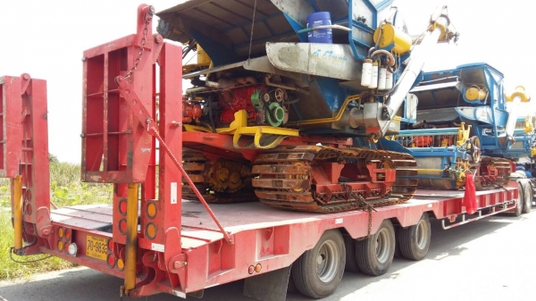 อู่ปิ่นเทรเลอร์มีบริการลากรถเกี่ยวข้าวทั่วประเทศ ด้วยหางโรเบด พร้อมคนขับที่มีประสบการณ์ ราคาคุยกันได้ ติดต่อ คุณประยงค์ 081-9176906 อู่ปิ่นเทรเลอร์มีบริการลากรถเกี่ยวข้าวทั่วประเทศ ด้วยหางโรเบด พร้อมคนขับที่มีประสบการณ์ ราคาคุยกันได้ ติดต่อ คุณประยงค์ 081-9176906