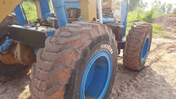 ขายรถตัก KOMATSU SD23P-1 รถใช้งานได้ปกติ เครื่องดี ราคาต่อรองได้ครับ ขายรถตัก KOMATSU SD23P-1 รถใช้งานได้ปกติ เครื่องดี ราคาต่อรองได้ครับ