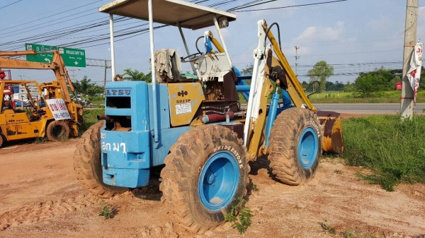 ขายรถตัก KOMATSU SD23P-1 รถใช้งานได้ปกติ เครื่องดี ราคาต่อรองได้ครับ ขายรถตัก KOMATSU SD23P-1 รถใช้งานได้ปกติ เครื่องดี ราคาต่อรองได้ครับ