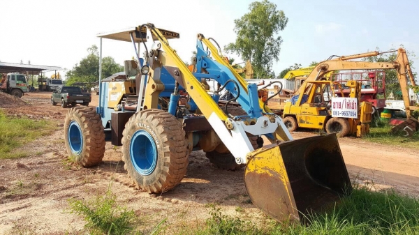 ขายรถตัก KOMATSU SD23P-1 รถใช้งานได้ปกติ เครื่องดี ราคาต่อรองได้ครับ ขายรถตัก KOMATSU SD23P-1 รถใช้งานได้ปกติ เครื่องดี ราคาต่อรองได้ครับ