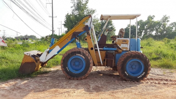 ขายรถตัก KOMATSU SD23P-1 รถใช้งานได้ปกติ เครื่องดี ราคาต่อรองได้ครับ ขายรถตัก KOMATSU SD23P-1 รถใช้งานได้ปกติ เครื่องดี ราคาต่อรองได้ครับ