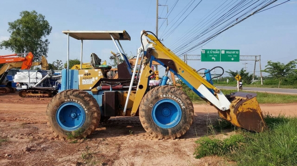 ขายรถตัก KOMATSU SD23P-1 รถใช้งานได้ปกติ เครื่องดี ราคาต่อรองได้ครับ ขายรถตัก KOMATSU SD23P-1 รถใช้งานได้ปกติ เครื่องดี ราคาต่อรองได้ครับ