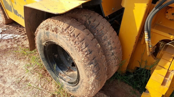 ขายรถฟอร์คลิฟต์ 3.5 ตัน KOMATSU FD35-2 รถใช้งานได้ดี ราคาคุยกันได้ครับ ขายรถฟอร์คลิฟต์ 3.5 ตัน KOMATSU FD35-2 รถใช้งานได้ดี ราคาคุยกันได้ครับ