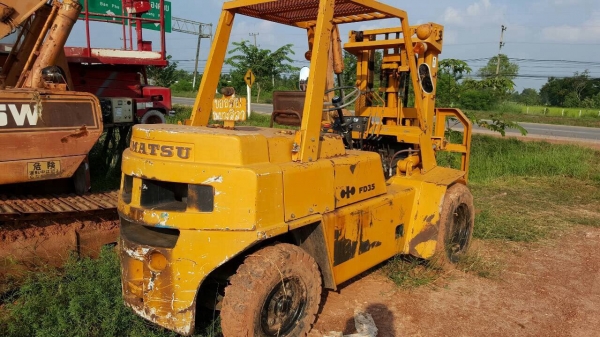 ขายรถฟอร์คลิฟต์ 3.5 ตัน KOMATSU FD35-2 รถใช้งานได้ดี ราคาคุยกันได้ครับ ขายรถฟอร์คลิฟต์ 3.5 ตัน KOMATSU FD35-2 รถใช้งานได้ดี ราคาคุยกันได้ครับ