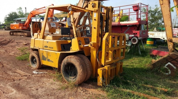 ขายรถฟอร์คลิฟต์ 3.5 ตัน KOMATSU FD35-2 รถใช้งานได้ดี ราคาคุยกันได้ครับ