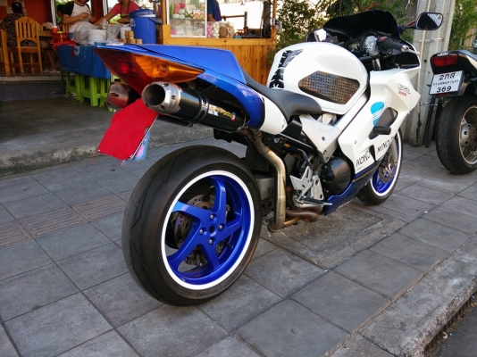 ขายครับ HONDA VFR800 V-TEC ปี2005 หัวฉีด กุญแจชิพ ไมค์ดิจิตอล ทะเบียนพร้อมโอน จัดไฟแนนได้ครับ สภาพจบพร้อมออกทริป
