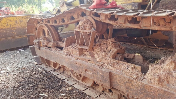 ขายแทรคเตอร์ KOMATSU D20P-7 สภาพพร้อมใช้งาน ใบมีดปรับได้หลายทิศทาง เอกสารสัญญาซื้อขาย