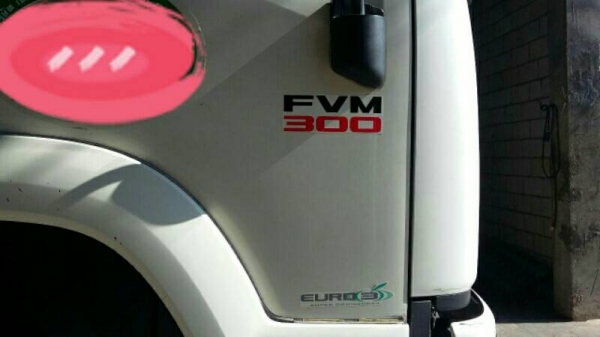 ขายๆราคา 1,550,000บ อีซูซุ 300 ปี52 เพาเดียว ไม่ดั้ม กะบะล่องสามมิตร ช่วงยาว 7.60ม สภาพสวยพร้อมใช้ ทะเบียน