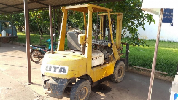 ขายฟอร์คลิฟต์ 2.5 ตัน TOYOTA รถใช้งานได้ปกติ ราคาคุยได้ครับ