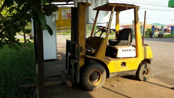 ขายฟอร์คลิฟต์ 2.5 ตัน TOYOTA รถใช้งานได้ปกติ ราคาคุยได้ครับ