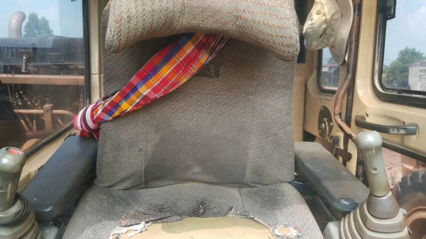 ขายแบคโฮ CAT 320B เอกสารเล่มทะเบียน รถสวยเครื่องดี ปั้มดี ช่วงล่างแน่น โซ่+แทรคเต็ม แอร์เย็น ราคาต่อรองได้ครับ