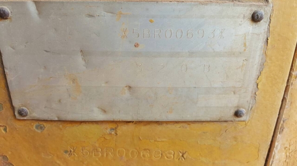 ขายแบคโฮ CAT 320B เอกสารเล่มทะเบียน รถสวยเครื่องดี ปั้มดี ช่วงล่างแน่น โซ่+แทรคเต็ม แอร์เย็น ราคาต่อรองได้ครับ