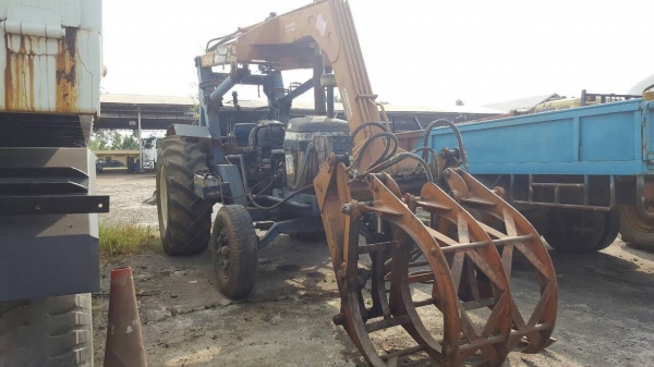 ขายรถไถ FORD 6600 เสื้อลาย เกียร์ใหญ่ ติดคีบ KK เอกสารสัญญาซื้อขาย รถพร้อมใช้ เครื่องดี ราคาต่อรองได้ครับ