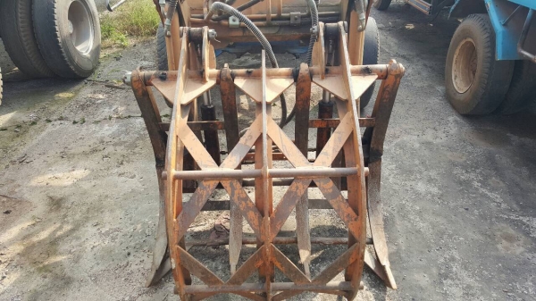 ขายรถไถ FORD 6600 เสื้อลาย เกียร์ใหญ่ ติดคีบ KK เอกสารสัญญาซื้อขาย รถพร้อมใช้ เครื่องดี ราคาต่อรองได้ครับ ขายรถไถ FORD 6600 เสื้อลาย เกียร์ใหญ่ ติดคีบ KK เอกสารสัญญาซื้อขาย รถพร้อมใช้ เครื่องดี ราคาต่อรองได้ครับ