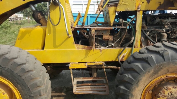 ขายรถตักราคาถูก CLARK รถใช้งานได้ปกติครับ ราคาคุยได้นิดหน่อย