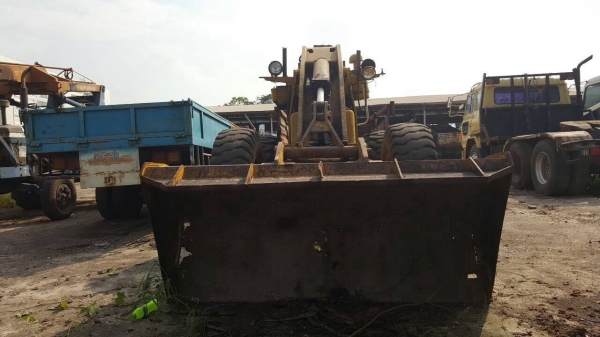 ขายรถตักราคาถูก CLARK รถใช้งานได้ปกติครับ ราคาคุยได้นิดหน่อย