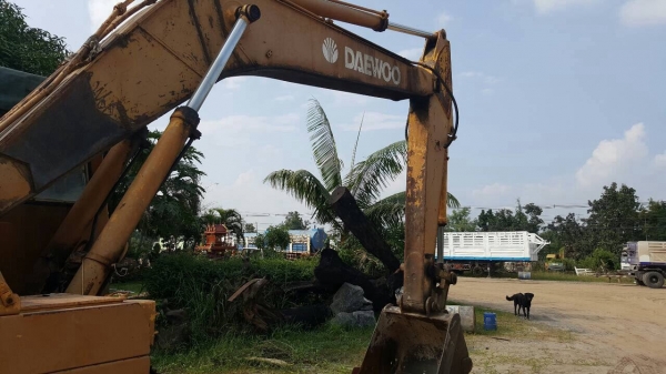 ขายแบคโฮราคาถูก DAEWOO PC200 เอกสารสัญญาซื้อขาย รถใช้งานได้ปกติ ราคาต่อรองได้ครับ