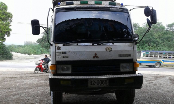 สิบล้อ มิตซู ไอ้หลง FN527M TD 220โบว์ เบรคเกียร์ใหญ่10 สภาพดีสวยพร้อมใช้ ทะเบียนพร้อมโอน