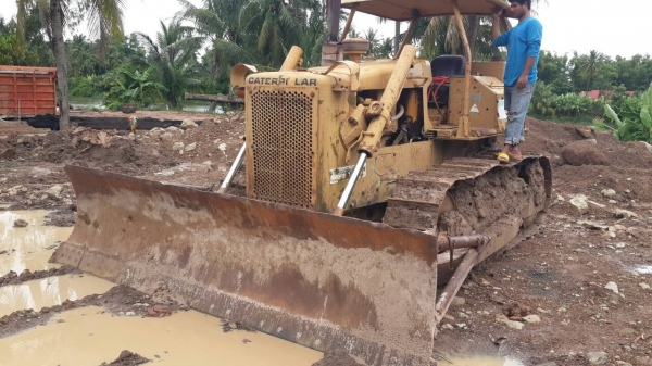 ขายรถแทรกเตอร์ CAT.D5B เครื่อง 10-Z ตีนไก่ เกียร์ตัด เอกสารใบซื้อขาย ราคา.650000 ต่อรอง ขายรถแทรกเตอร์ CAT.D5B เครื่อง 10-Z ตีนไก่ เกียร์ตัด เอกสารใบซื้อขาย ราคา.650000 ต่อรอง