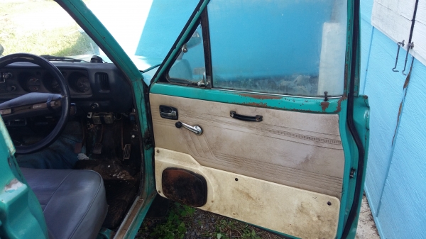 ขายรถใช้งาน dutsun เครื่องดีเซล 2000 cc.