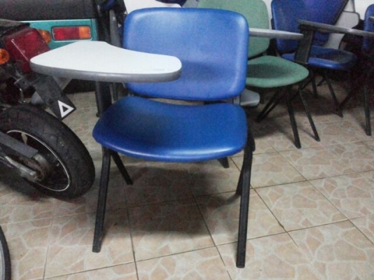 เก้าอี้ แลคเชอร์ อย่างดี พับข้างได้ สภาพสวยขายเหมา 299 บาท ประมาณ 200 ตัว สุดคุ้มครับ