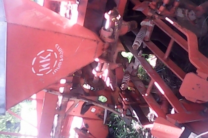 ขายเครื่องปลูกอ้อยสภาพดี ขายเครื่องปลูกอ้อยสภาพดี