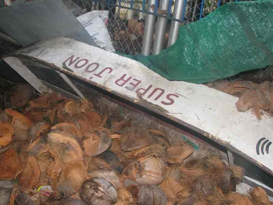 ขายเรือพายเหล็กตามสภาพนั่งได้ 2 คนหัวแหลมท้ายแหลม สภาพใช้งานได้เลย