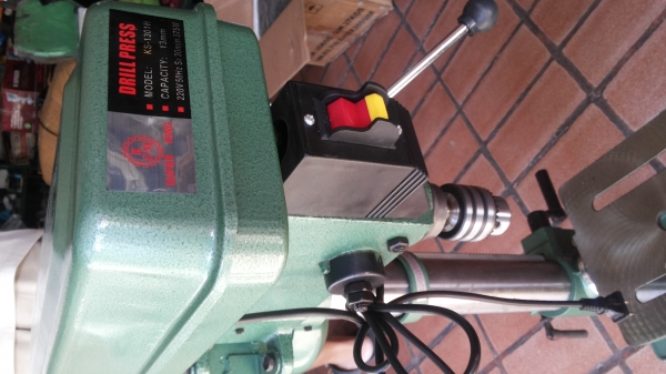 สว่านแท่น SUPER  KING ความสูง 85 ซม หัวจับดอกได้ถึง 13 มม.ขนาดกำลังมอเตอร์ 375W. . แถมปากกาจับชิ้นงานให้