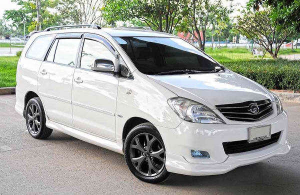 ขายรถ INNOVA สีขาว สวยๆ
