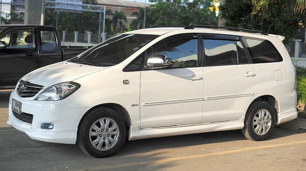 ขายรถ INNOVA สีขาว สวยๆ