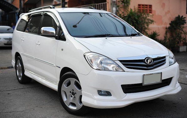 ขายรถ INNOVA สีขาว สวยๆ