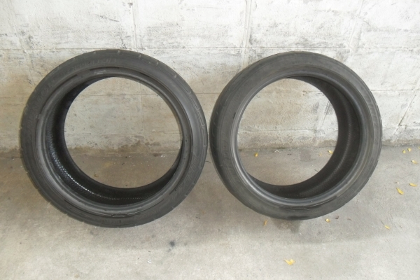 ยาง DUNLOP 235/40R18ปี12 สวยๆ 1 คู่ ราคา 1500 บาท
