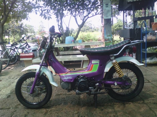 ขาย ชาลี เครื่องสเเมส110 ไม่ ท.บ. รถพร้อมใช้งาน ค่าตัว 7500 บาท สนใจโทร.089-8054390 โอ๋ ลพบุรี