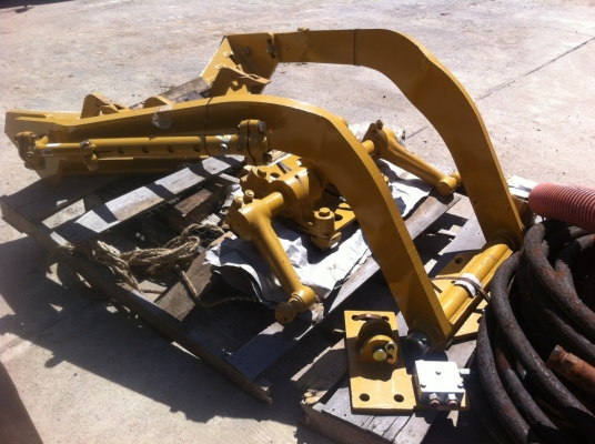 รถเกรด 140H ซีเรียลAPM01620 8,137ชม. ปี2004 พร้อมSCARIFIER มือ1 Stockอเมิรกาครับ