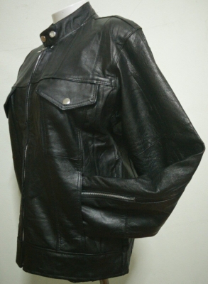 จำหน่ายเสื้อหนังแท้ มีหลายแบบหลายขนาดครับ