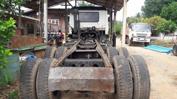 ขายmitsubishi fuso เฉินหลง