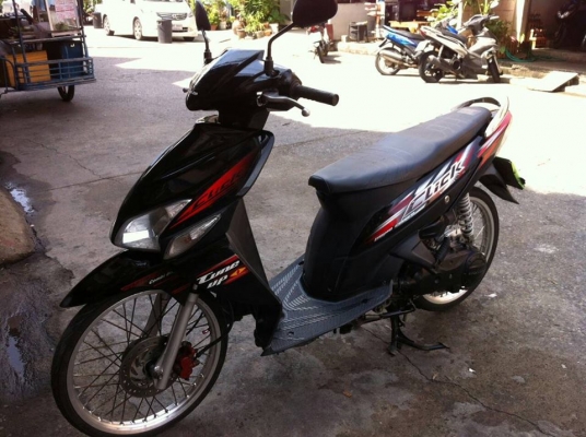 Click ปี 48 รถบ้าน สี แดง เครื่องเดิมๆ มีเล่ม เอกสารพร้อมโอน