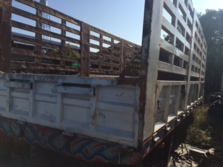 ขายถูกกระบะบรรทุก