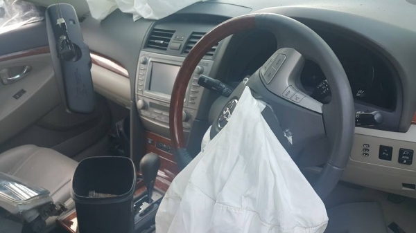 TOYOTA CAMRY HYBIRD ปี 2011 ตัวท๊อปสุด ทะเบียนบุคคลโอนลอย