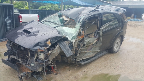 TOYOTA FORTUNER 3.0v auto 4x4 ทะเบียนไม่จอด เครื่องเกียร์สวย TOYOTA FORTUNER 3.0v auto 4x4 ทะเบียนไม่จอด เครื่องเกียร์สวย