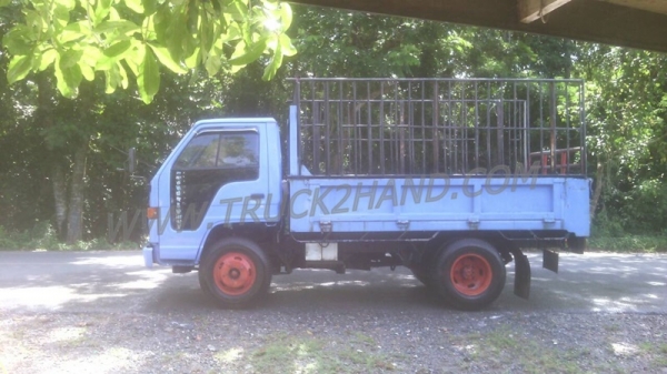 รถบรรทุก 6 ล้อ NISSAN รุ่น MH40 ปีจดทะเบียน 2539 100 แรงม้า เครื่องเดิมๆ